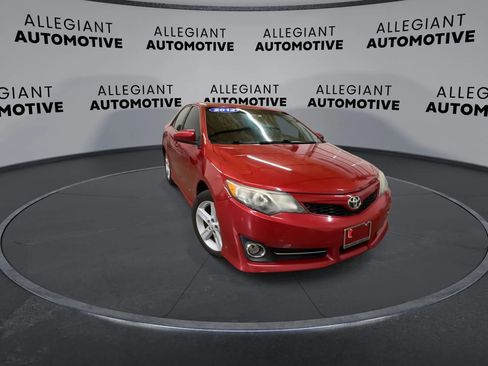 Used 2012 Toyota Camry SE FWD image 4
