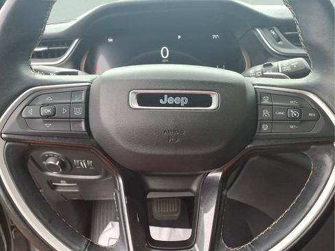 Used 2021 Jeep Grand Cherokee L Laredo AWD/4WD image 12