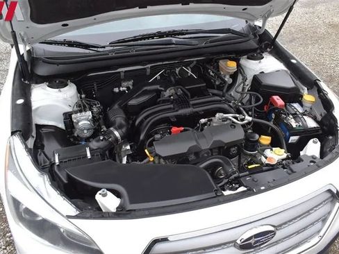Used 2016 Subaru Outback 2.5i Limited AWD/4WD image 34