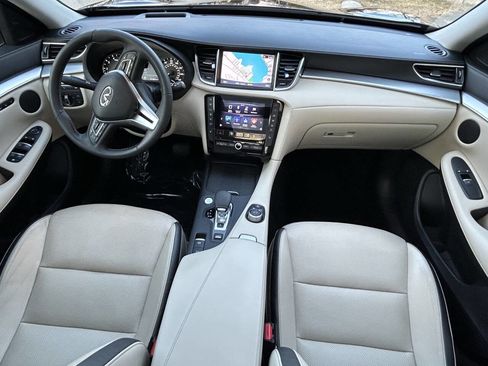 Used 2019 INFINITI QX50 Essential w/ Proactive Package image 8