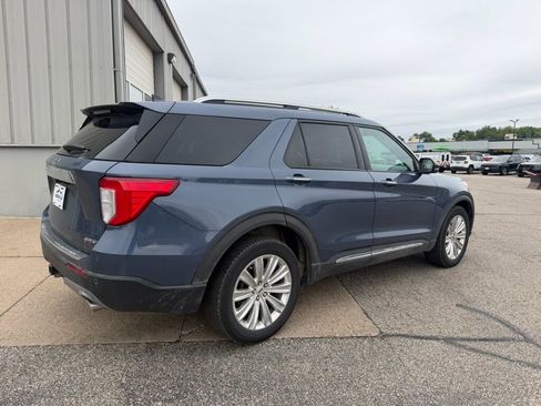 Used 2021 Ford Explorer Limited w/ Equipment Group 301A AWD/4WD image 3