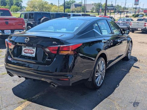 Used 2024 Nissan Altima 2.5 SL AWD/4WD image 9