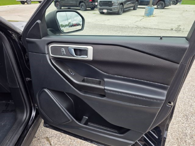 Used 2020 Ford Explorer XLT w/ Comfort Package AWD/4WD image 19