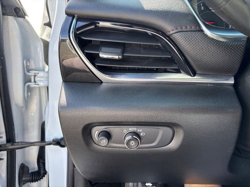 Used 2022 Chevrolet Traverse RS image 20