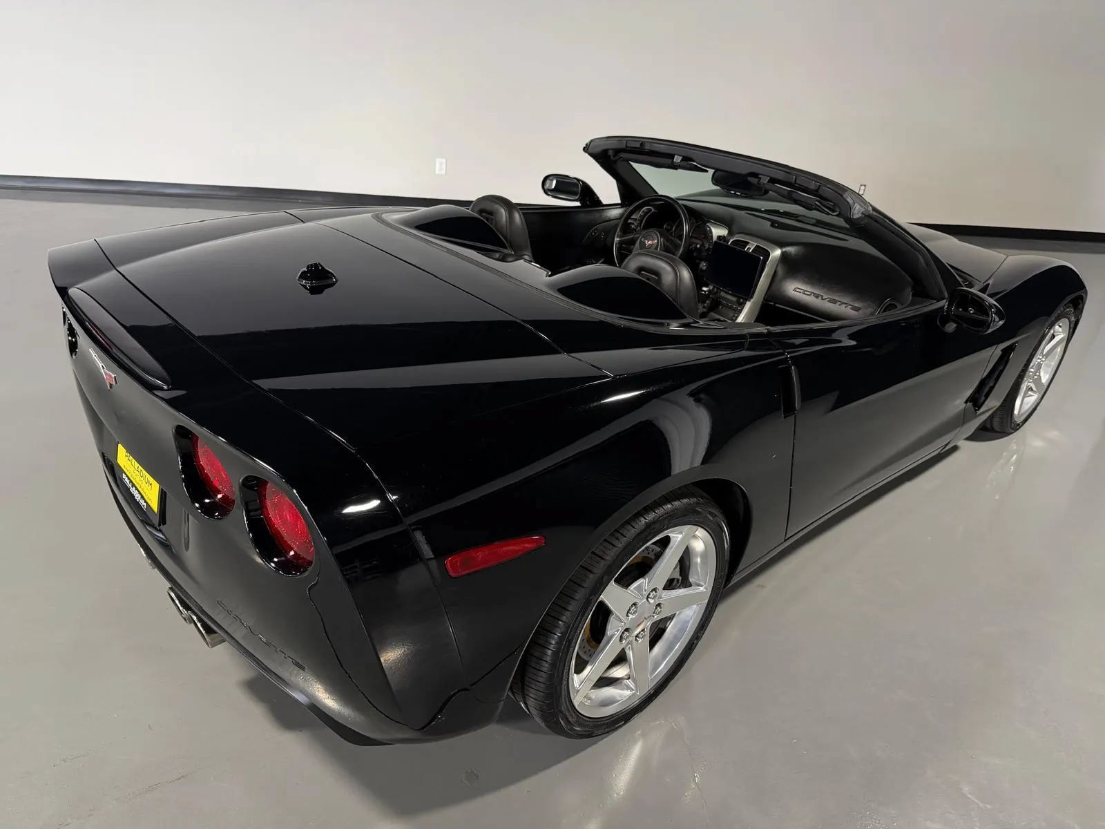 Used 2005 Chevrolet Corvette Coupe w/ Preferred Equipment Group RWD image 33