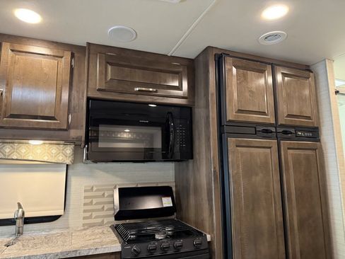 Used 2018 Ford E-450 and Econoline 450 Super Duty w/ Motorhome Prep Package RWD image 51