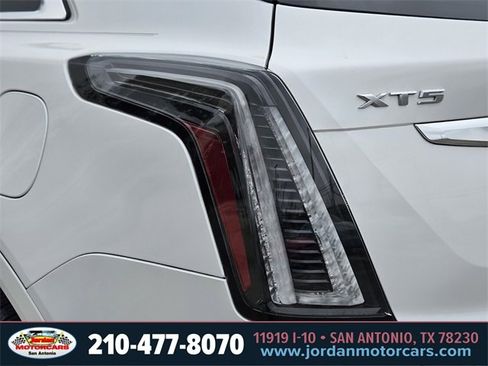 Used 2018 Cadillac XT5 Platinum image 9