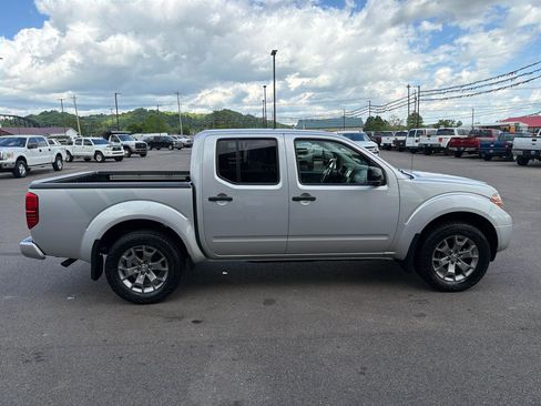 Used 2020 Nissan Frontier SV AWD/4WD image 18
