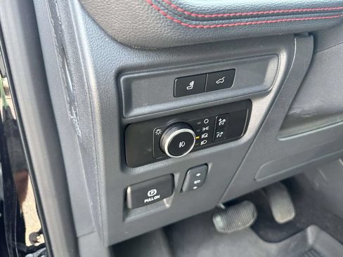 Used 2023 Ford Expedition Max Limited AWD/4WD image 23