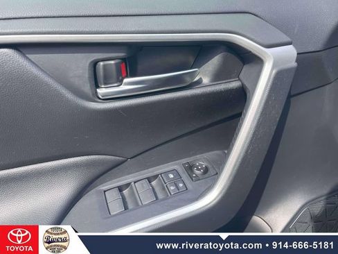 Used 2023 Toyota RAV4 SE w/ Convenience Package AWD/4WD image 17