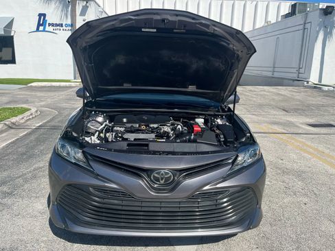 Used 2019 Toyota Camry L image 15