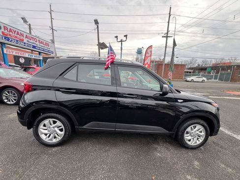 Used 2020 Hyundai Venue SEL image 12