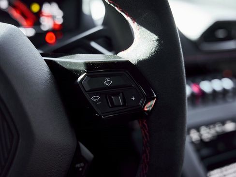 Used 2023 Lamborghini Huracan STO image 59