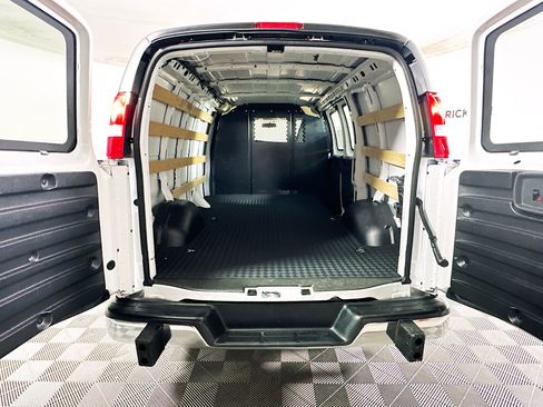 Used 2024 Chevrolet Express 2500 w/ Driver Convenience Package image 27