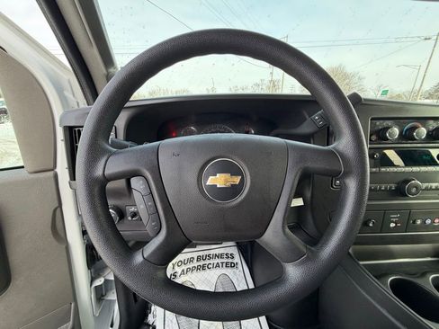 Used 2025 Chevrolet Express 3500 LT w/ LT Preferred Equipment Group image 17