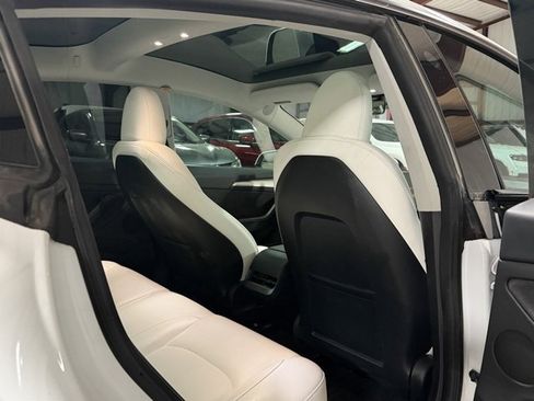 Used 2023 Tesla Model 3 Performance image 11