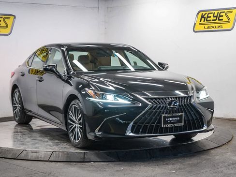 Certified 2025 Lexus ES 300h w/ Premium Package image 5
