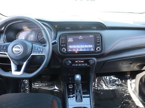 Used 2024 Nissan Kicks SR FWD image 15