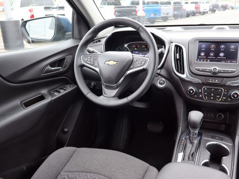 Used 2024 Chevrolet Equinox LT FWD image 12