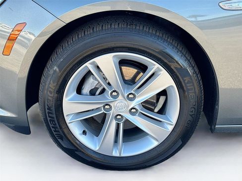 Used 2019 Buick Regal Preferred w/ Sights and Sounds Package image 31