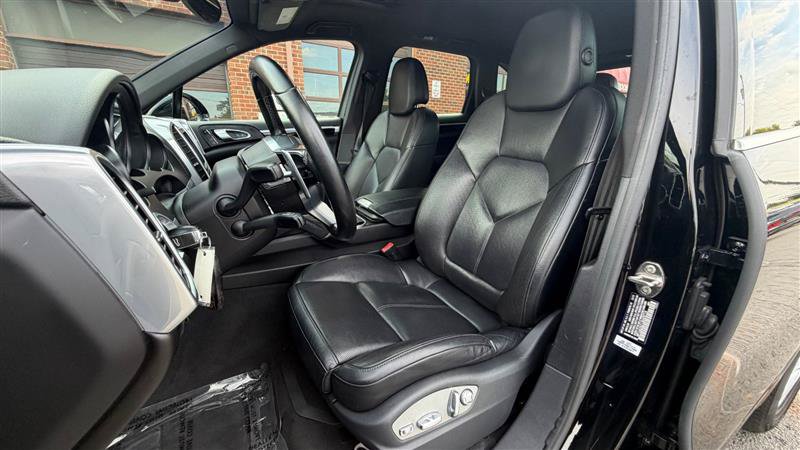 Used 2016 Porsche Cayenne AWD/4WD image 27
