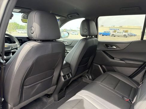 Used 2025 Chevrolet Equinox LT w/ Convenience Package II FWD image 13