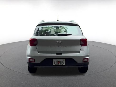 Used 2026 Hyundai Venue SEL FWD image 12