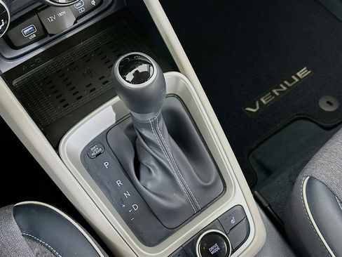 Used 2023 Hyundai Venue Limited w/ Cargo Package image 25