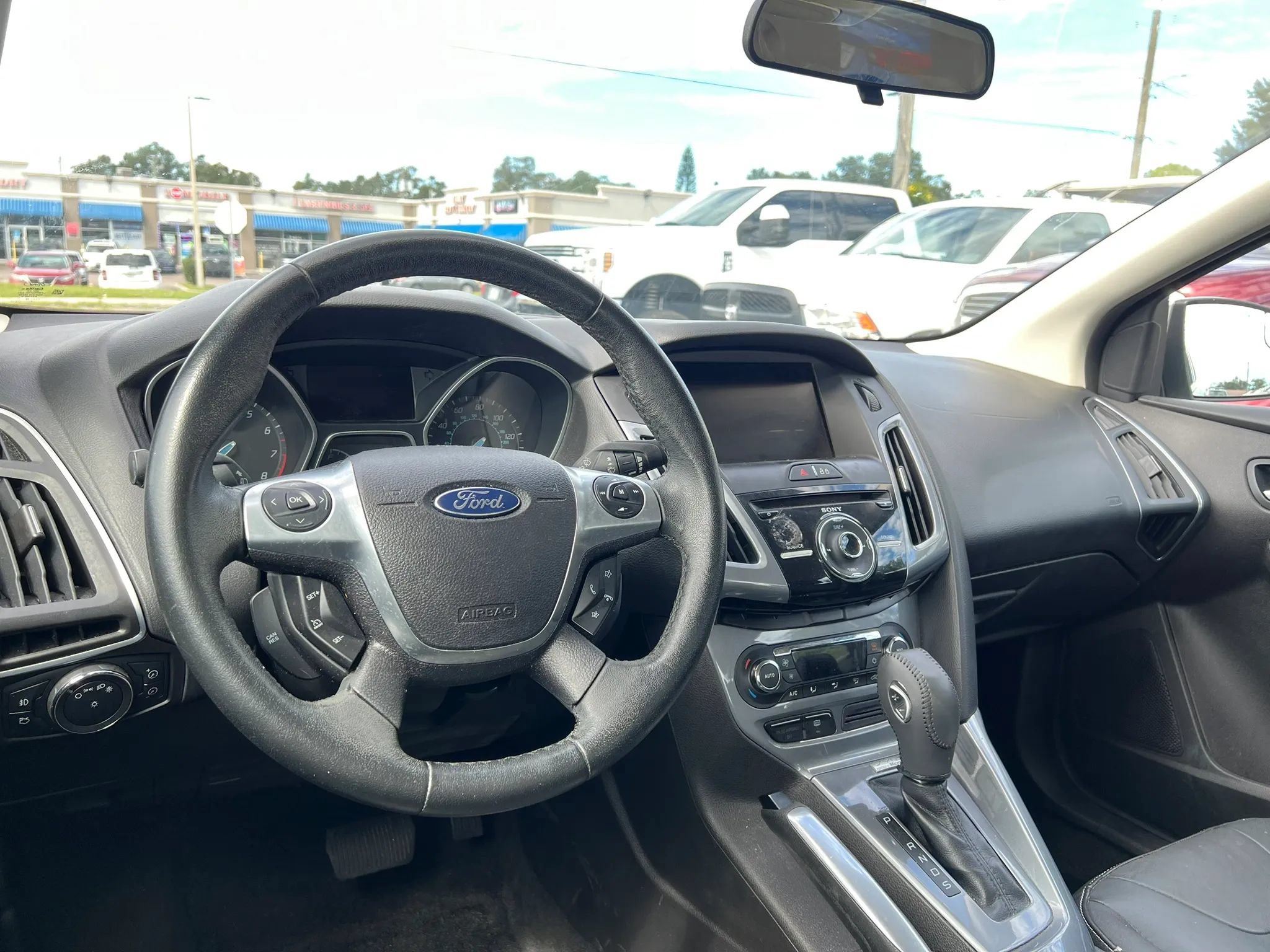 Used 2013 Ford Focus Titanium w/ Titanium Handling Pkg FWD image 13