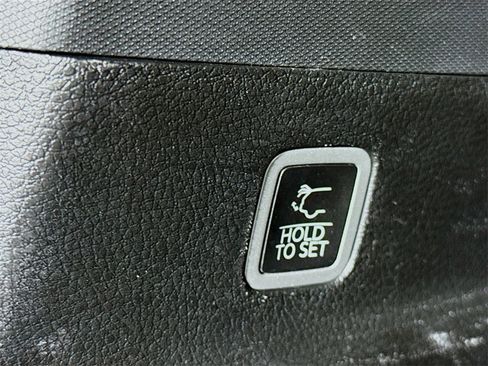 Used 2024 Jeep Wagoneer L Series II w/ Flexible Seating Group image 31