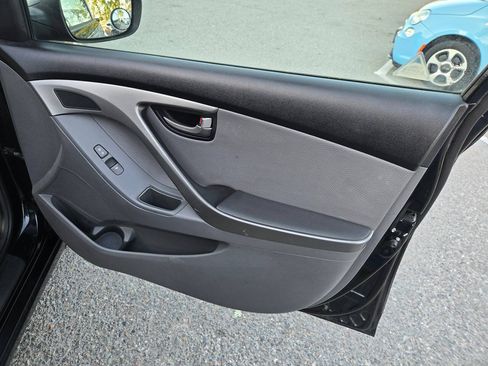 Used 2012 Hyundai Elantra Limited w/ Technology Pkg 5 FWD image 32