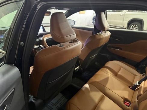 Used 2025 Toyota Crown Signia AWD/4WD image 29