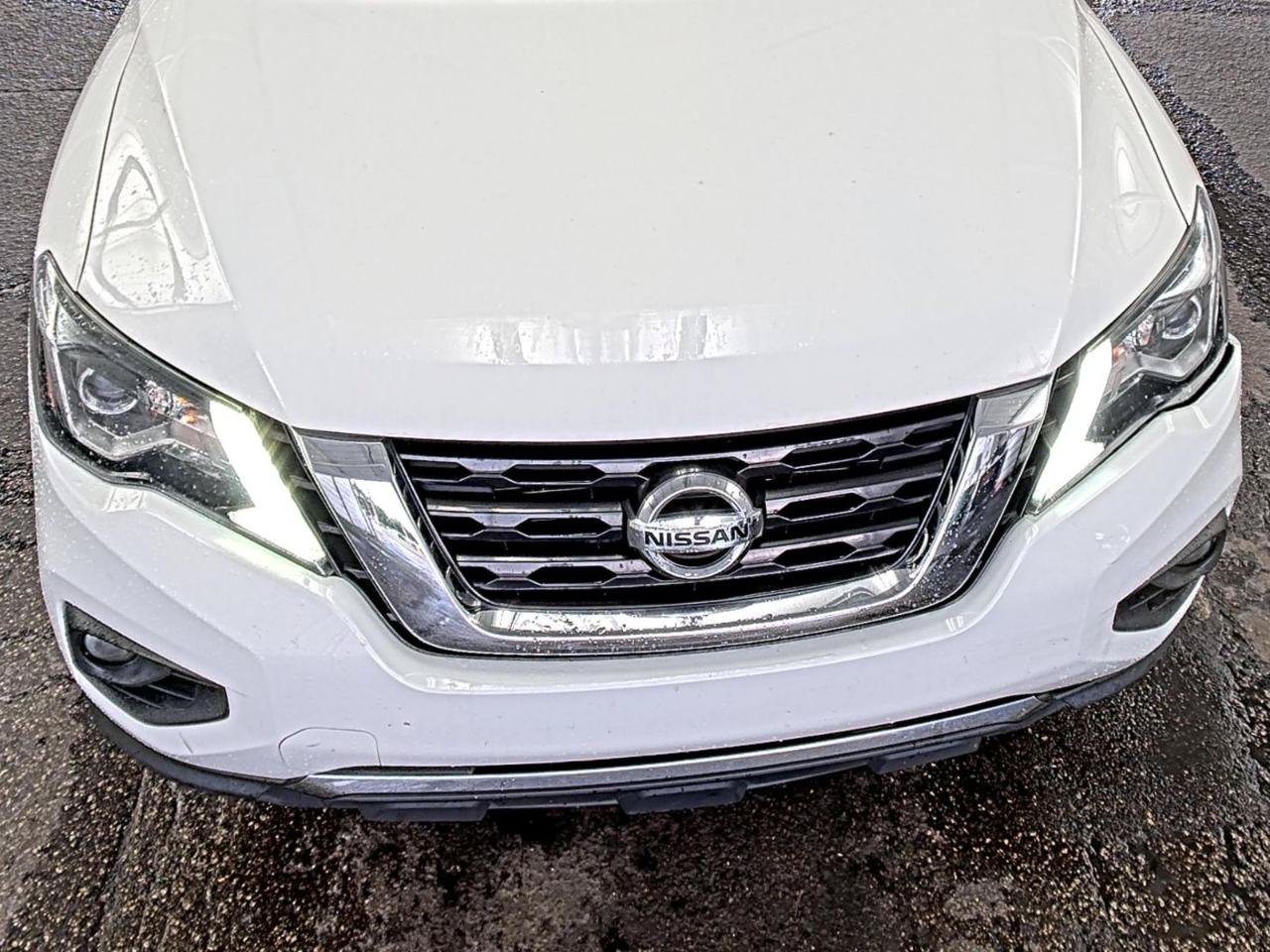 Used 2018 Nissan Pathfinder SV FWD image 7