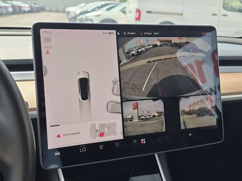 Used 2021 Tesla Model Y Long Range AWD/4WD image 28