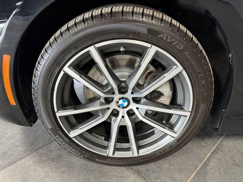 Used 2019 BMW 330i xDrive Sedan w/ Driving Assistance Package image 23