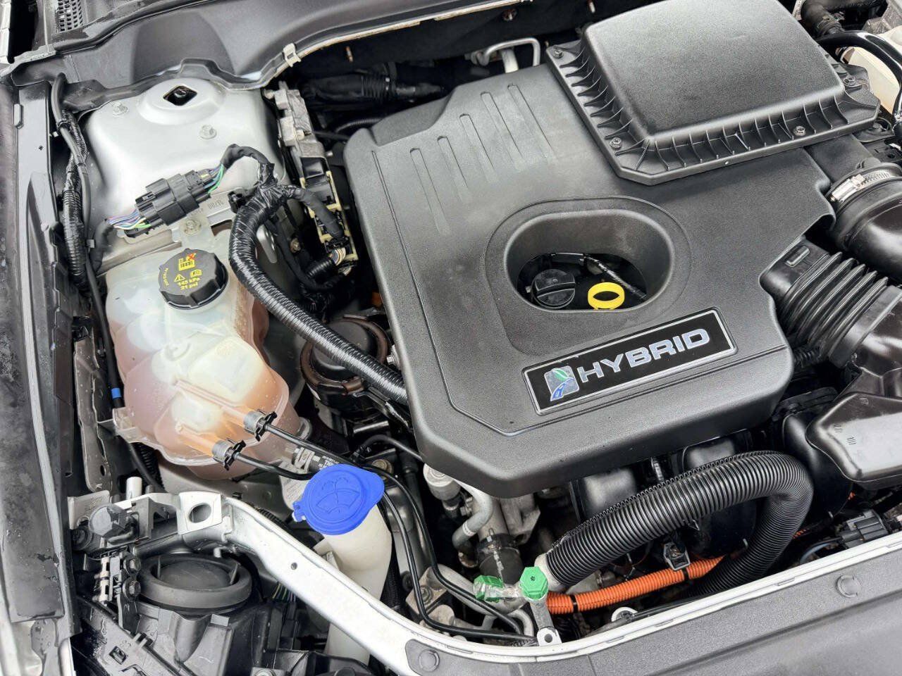Used 2018 Ford Fusion SE FWD image 11