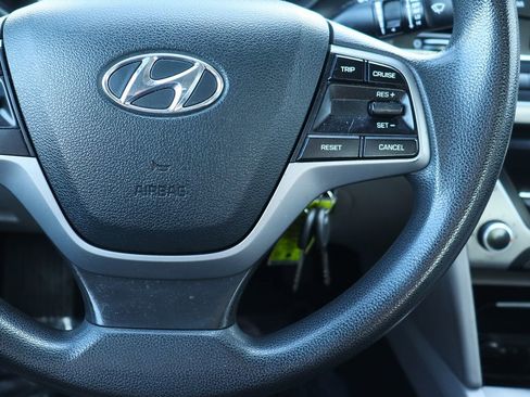 Used 2017 Hyundai Elantra SE image 51