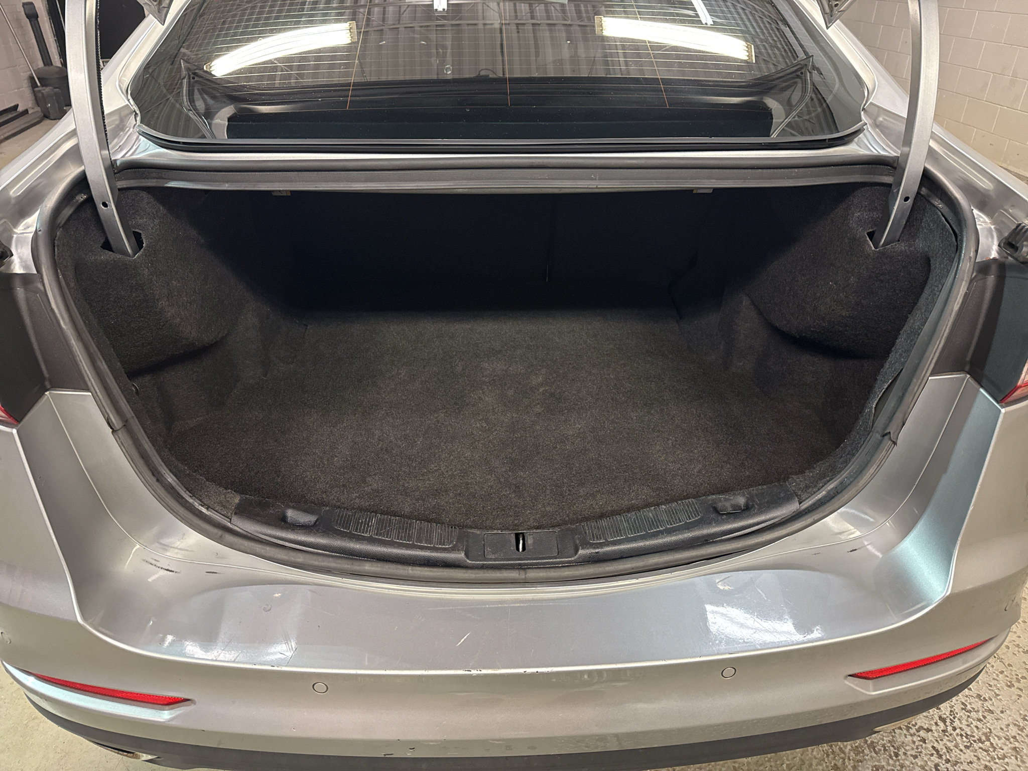 Used 2020 Ford Fusion Titanium FWD image 33