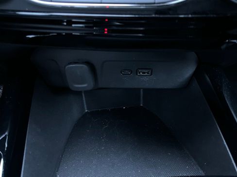 Used 2025 Chevrolet Trax LT image 22