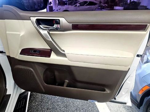 Used 2019 Lexus GX 460 Luxury image 29