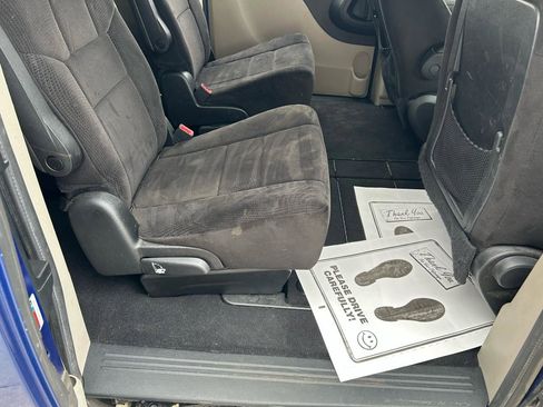 Used 2013 Dodge Grand Caravan SXT w/ Rear Park Assist Pkg image 11