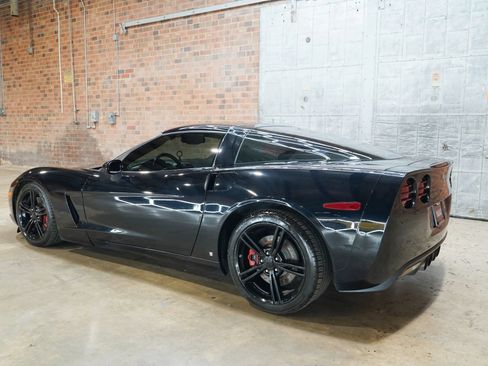 Used 2007 Chevrolet Corvette Coupe w/ Preferred Equipment Group RWD image 11