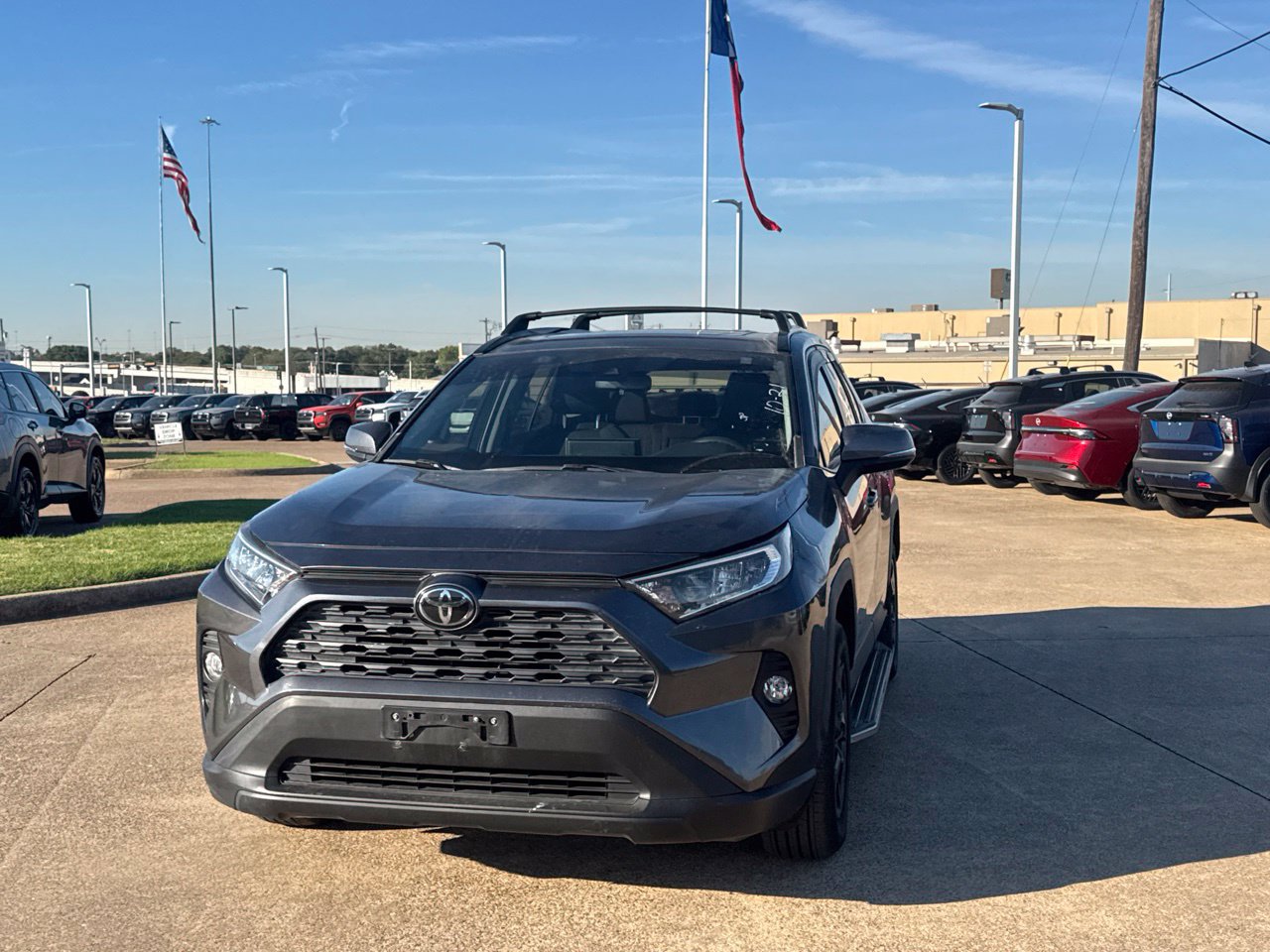 Used 2019 Toyota RAV4 XLE FWD image 7