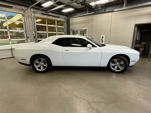 Used 2020 Dodge Challenger SXT image 6