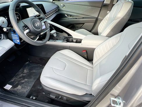 New 2026 Hyundai Elantra Limited FWD image 3