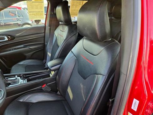 Used 2023 Jeep Compass Trailhawk image 12