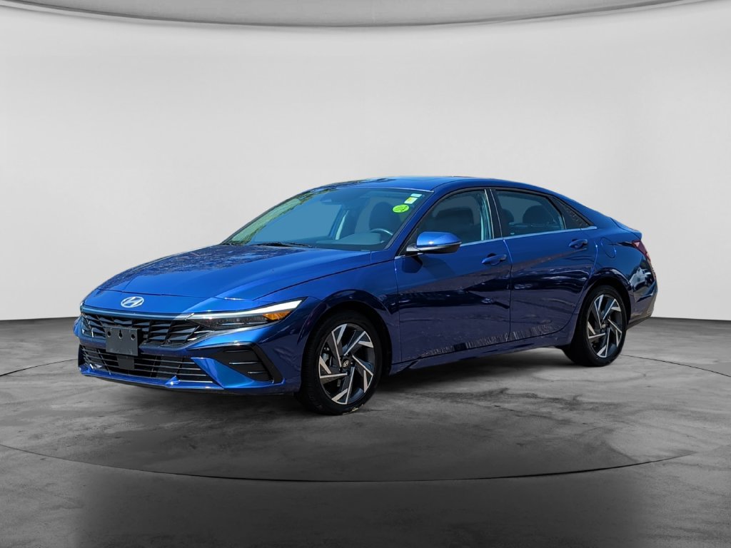 Used 2025 Hyundai Elantra Limited FWD image 3