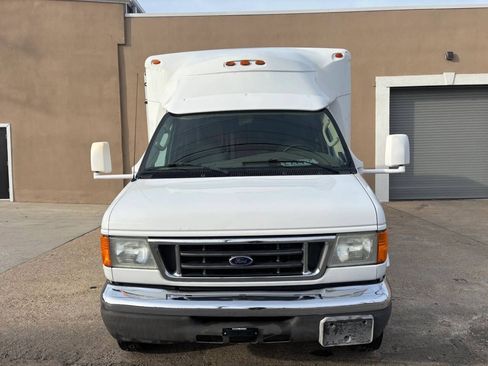 Used 2007 Ford E-450 and Econoline 450 RWD image 6
