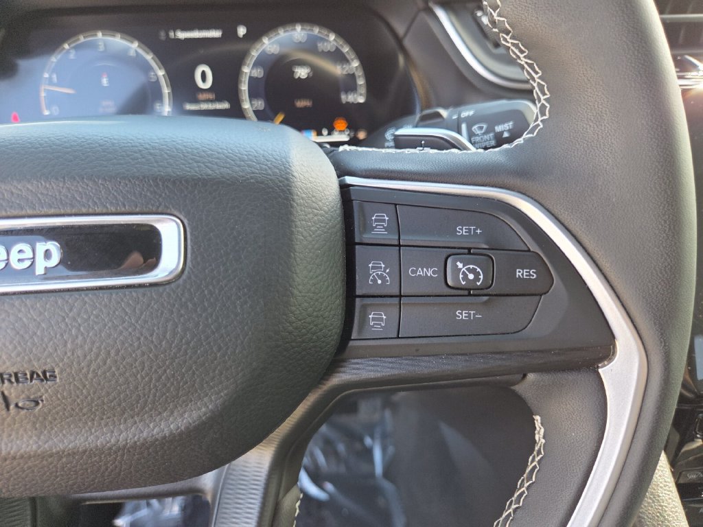 Used 2024 Jeep Grand Cherokee L Altitude AWD/4WD image 36