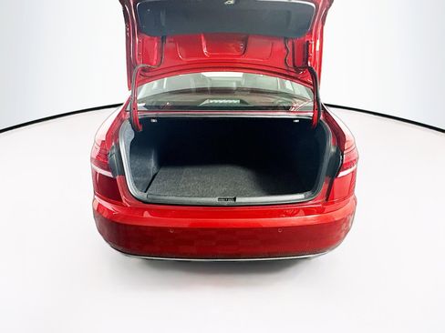 Used 2022 Volkswagen Passat 2.0T image 31